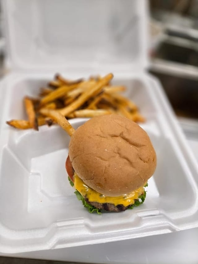 Kids Cheeseburger.