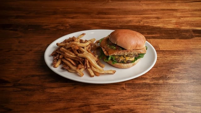 Vaquero Cheeseburger.